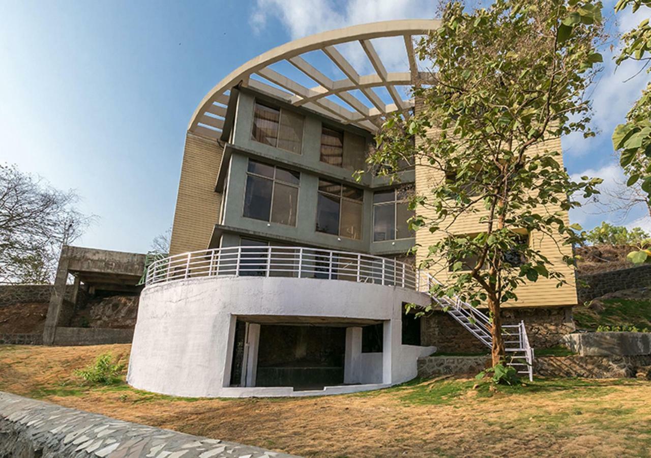 Stayvista'S Elevar Villa - Elevate Your Stay With A Mountain-View, Terrace & Plunge Pool Karjat Zewnętrze zdjęcie